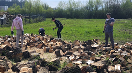 Slika: ŽUPNI CARITAS ZABOK ZAPOČEO S NABAVOM DRVA ZA OGRJEV