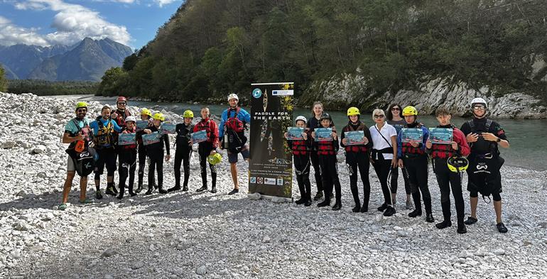 Slika: PADDLE FOR THE EARTH: PROMOCIJA ODRŽIVOSTI NA RIJECI SOČI