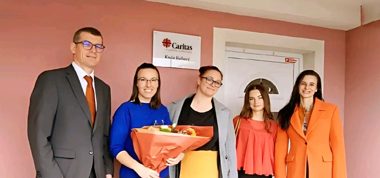 Slika: OBROK PRIJATELJSTVA I POTPORE