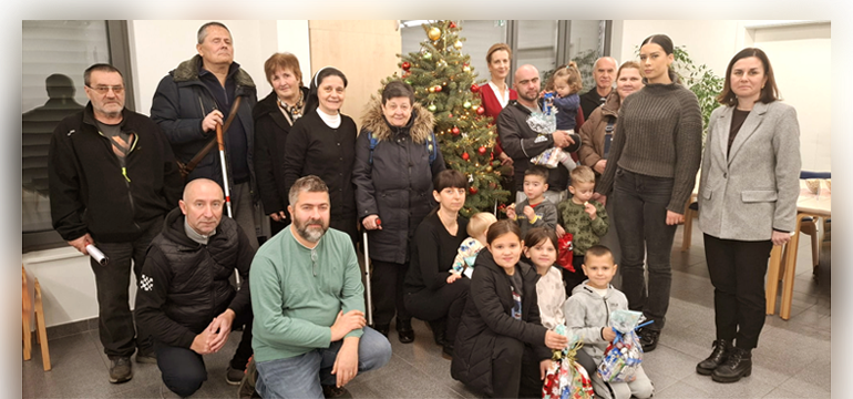 Slika: DJELITELJI RADOSTI I NADE